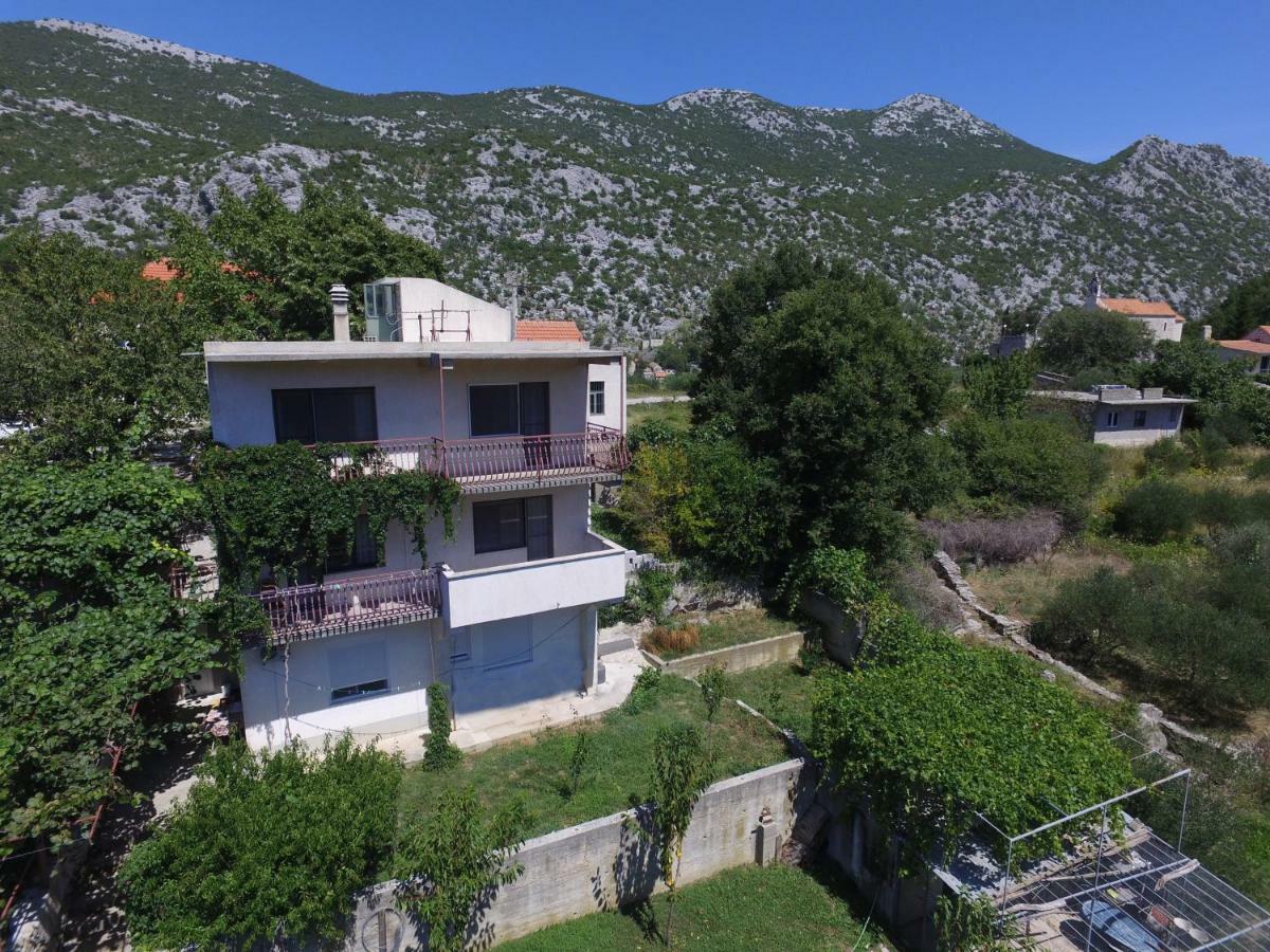 Apartament Green Valley Omiš Buitenkant foto