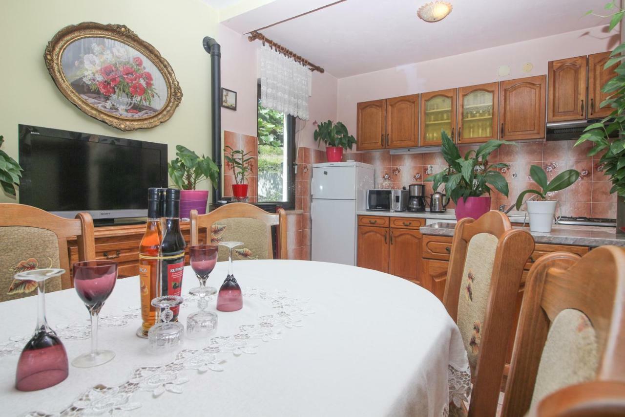 Apartament Green Valley Omiš Buitenkant foto