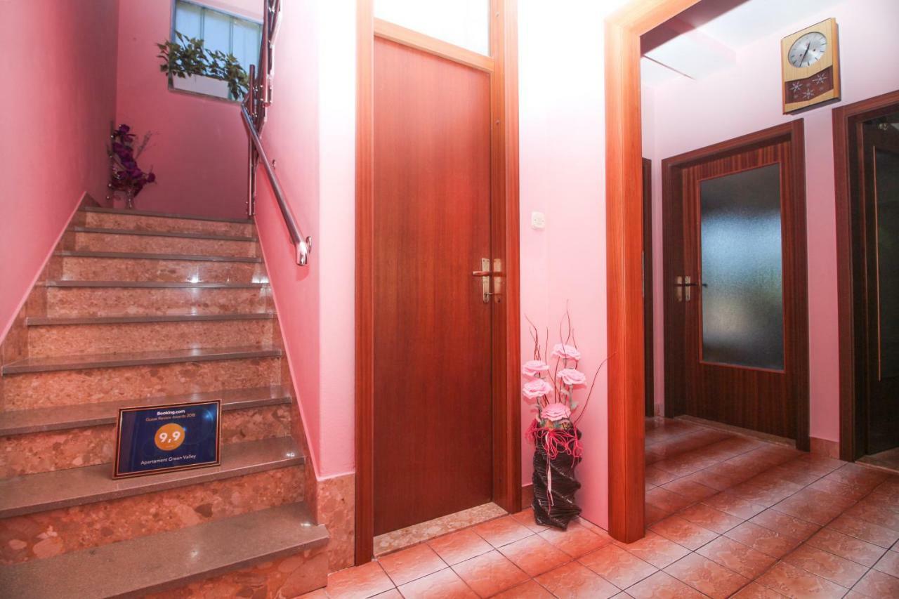 Apartament Green Valley Omiš Buitenkant foto
